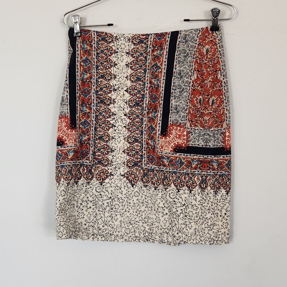 Women’s Lucky Brand patterned pencil skirt size Small back slit.